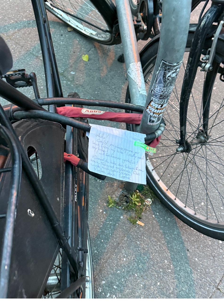 Bilhete manuscrito em bicicleta em Berlim